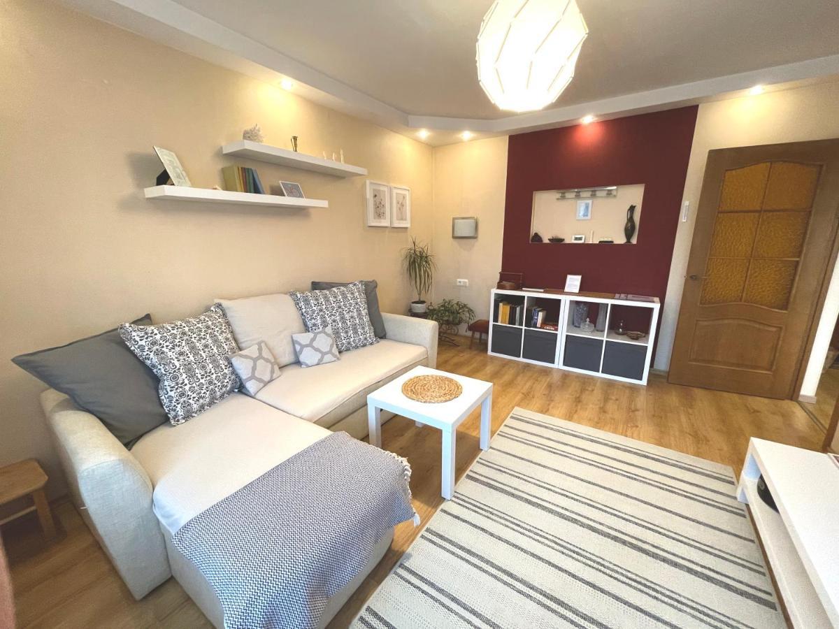Cozy Lielvardes, Free Parking, Self Check-in Appartamento Riga